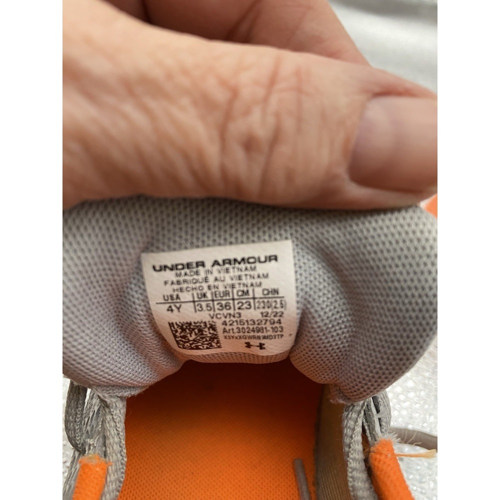 Under Armour Charged Rogue Kids Gray Orange Athletic Shoes Lace Up US 4Y - Picture 5 of 6